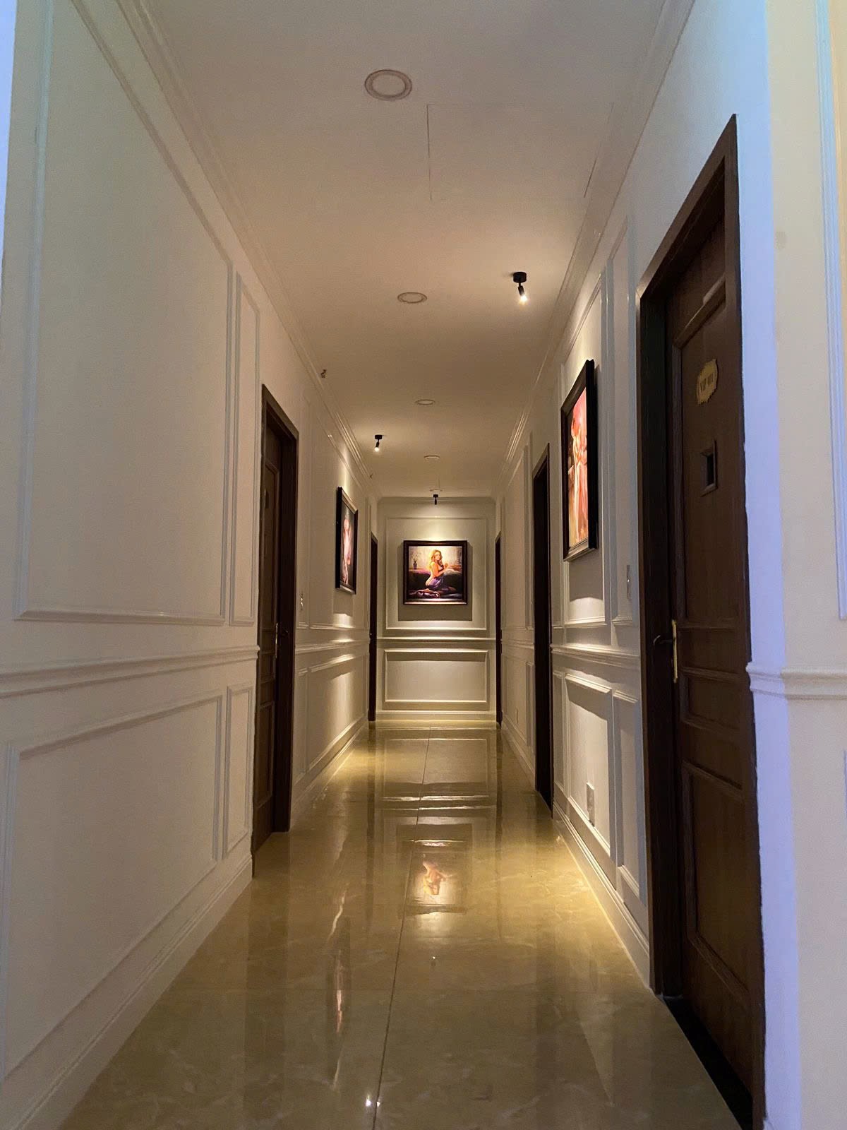 Hành lang dẫn vào các phòng trị liệu